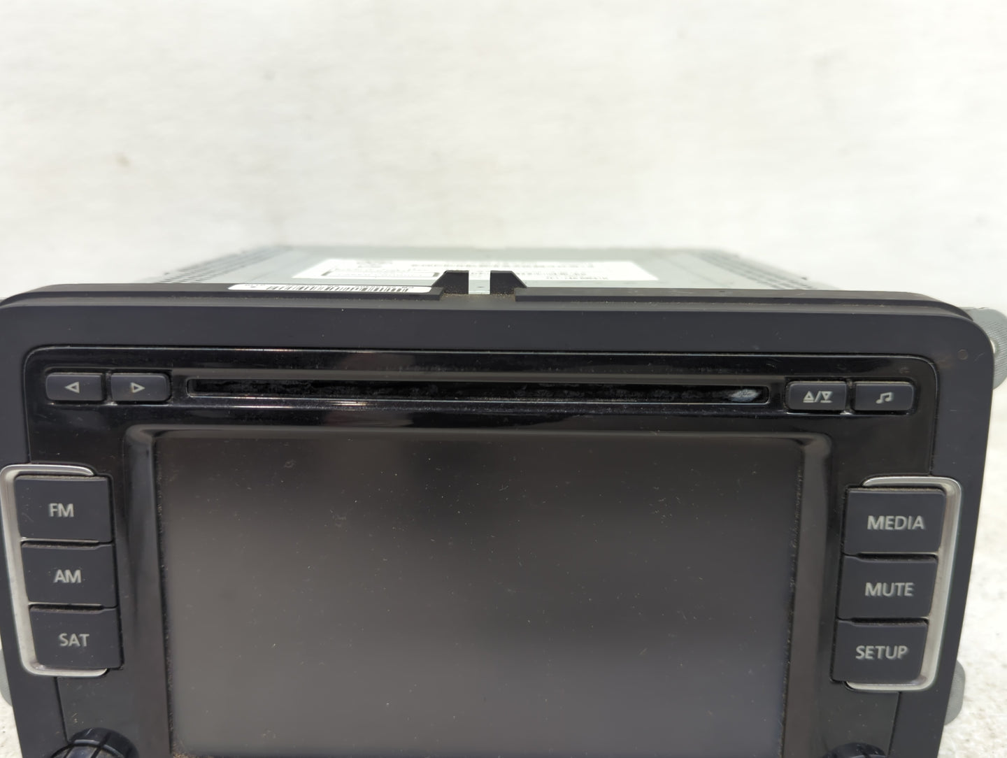 2010-2011 Volkswagen Eos Radio AM FM Cd Player Receiver Replacement P/N:1K0 035 180 AC Fits OEM Used Auto Parts - Oemusedaut