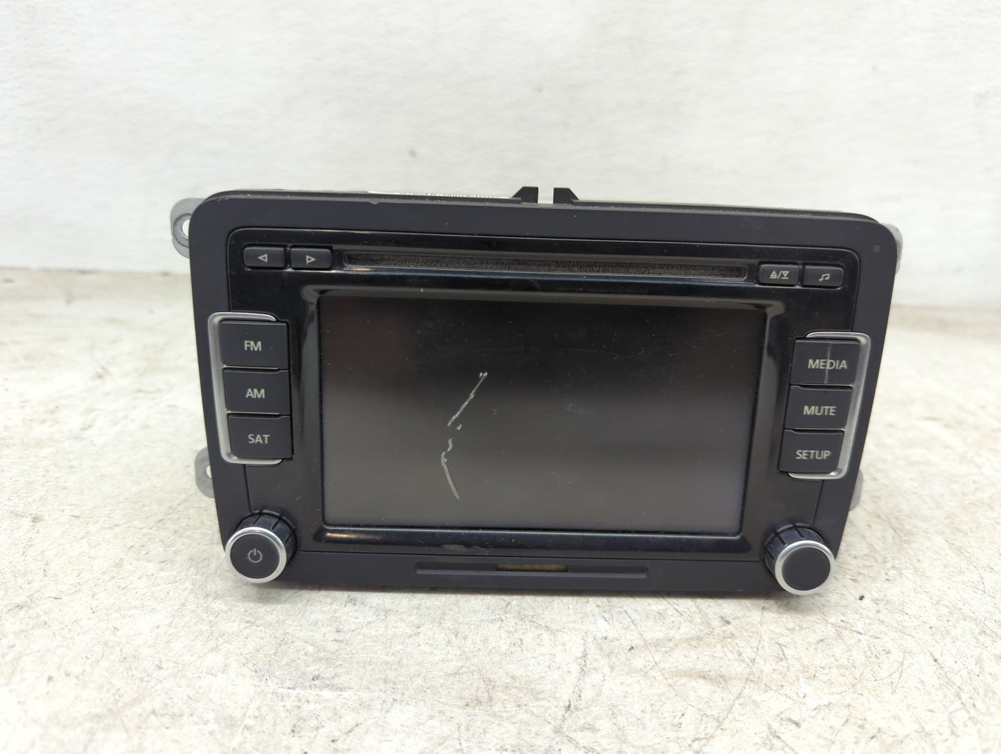 2010-2011 Volkswagen Eos Radio AM FM Cd Player Receiver Replacement P/N:1K0035180AC 28242585 Fits OEM Used Auto Parts - Oemu
