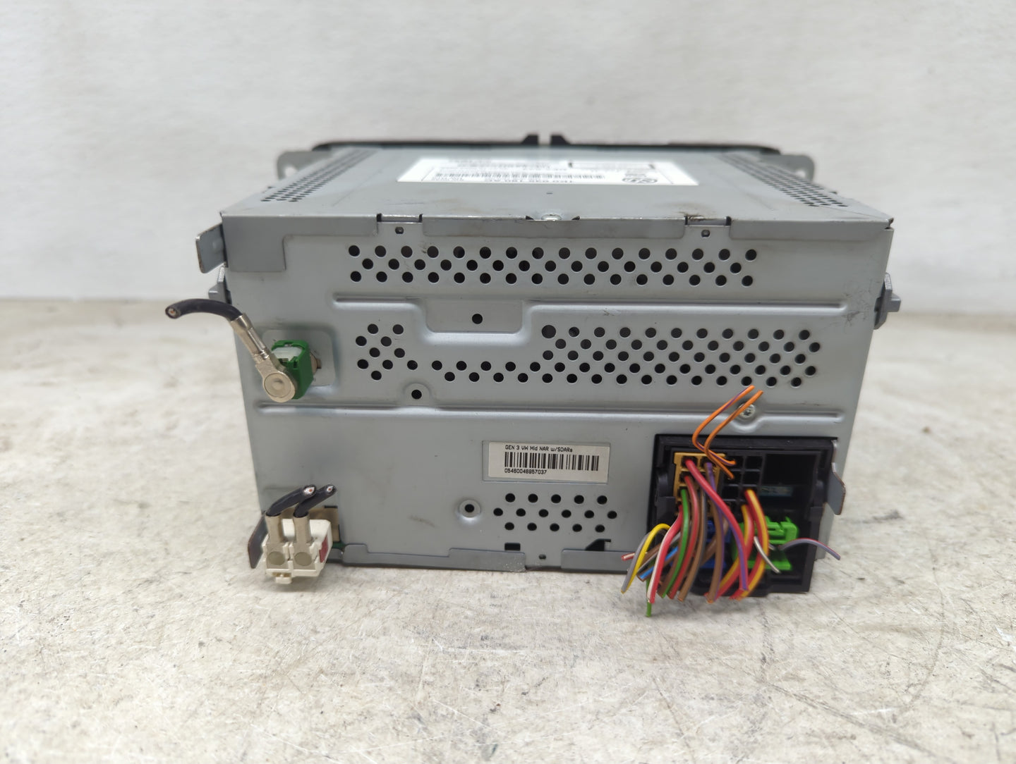 2010-2011 Volkswagen Eos Radio AM FM Cd Player Receiver Replacement P/N:1K0035180AC 28242585 Fits OEM Used Auto Parts - Oemu