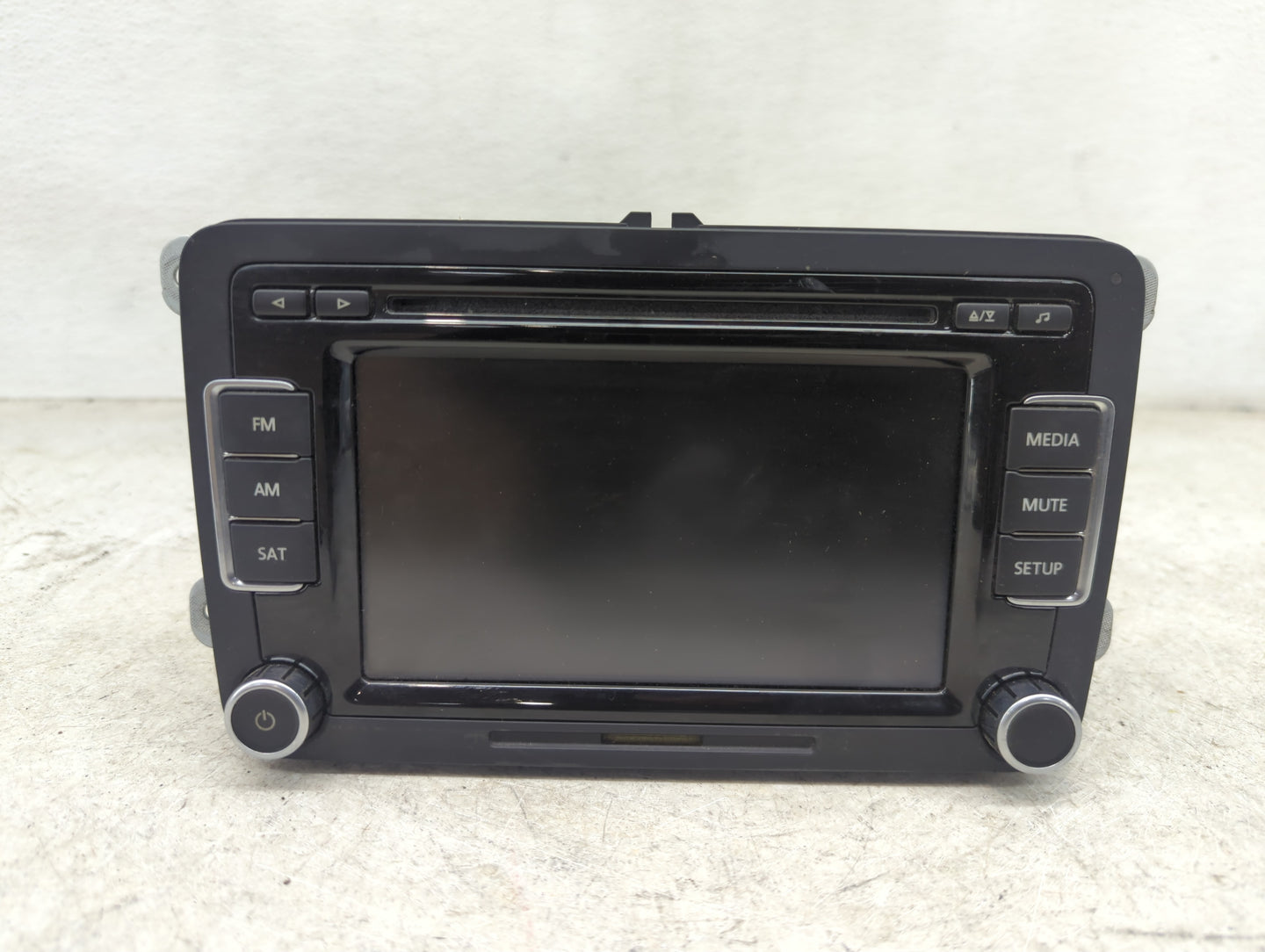 2010-2011 Volkswagen Eos Radio AM FM Cd Player Receiver Replacement P/N:1K0035180AC 28242585 Fits OEM Used Auto Parts - Oemu