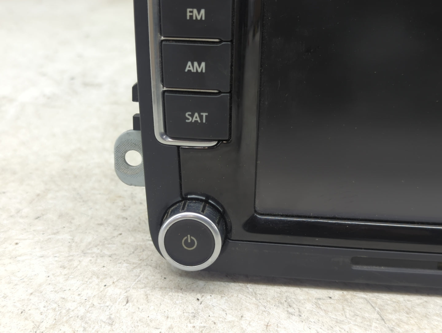 2010-2011 Volkswagen Eos Radio AM FM Cd Player Receiver Replacement P/N:1K0035180AC 28242585 Fits OEM Used Auto Parts - Oemu