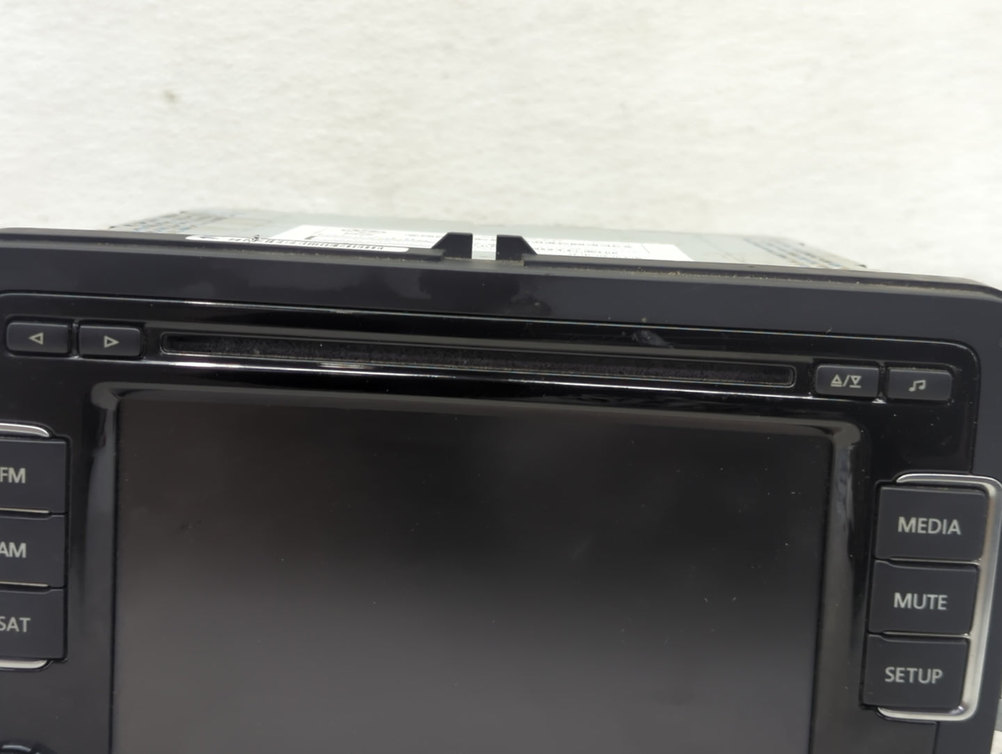 2010-2011 Volkswagen Eos Radio AM FM Cd Player Receiver Replacement P/N:1K0035180AC 28242585 Fits OEM Used Auto Parts - Oemu