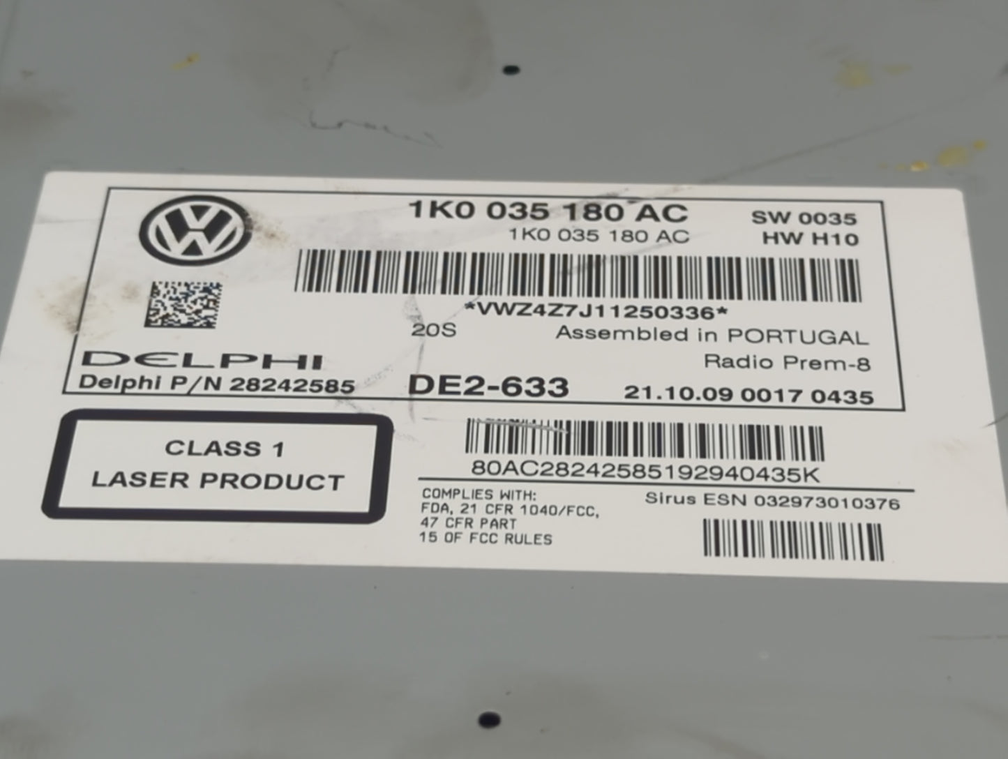 2010-2011 Volkswagen Eos Radio AM FM Cd Player Receiver Replacement P/N:1K0035180AC 28242585 Fits OEM Used Auto Parts - Oemu