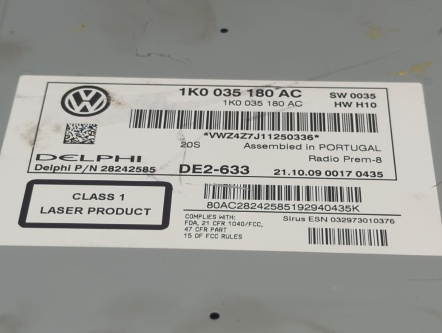 2010-2011 Volkswagen Eos Radio AM FM Cd Player Receiver Replacement P/N:1K0035180AC 28242585 Fits OEM Used Auto Parts - Oemu