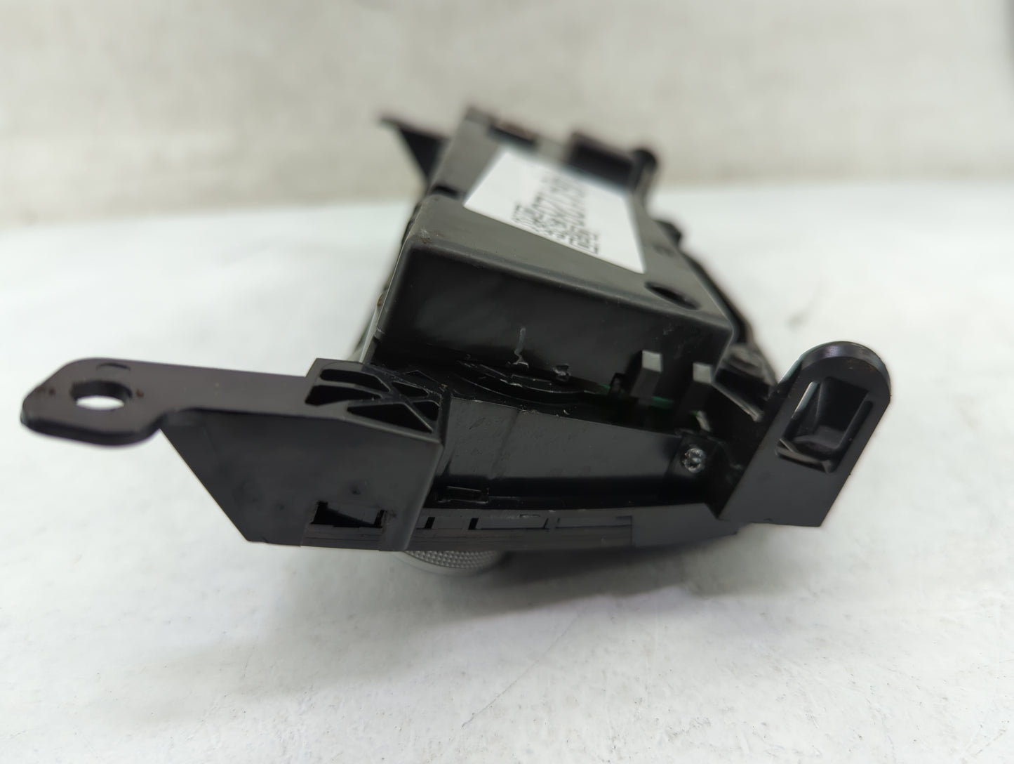2009-2010 Volkswagen Eos Climate Control Module Temperature AC/Heater Replacement Fits Fits 2009 2010 2011 2012 OEM Used Aut