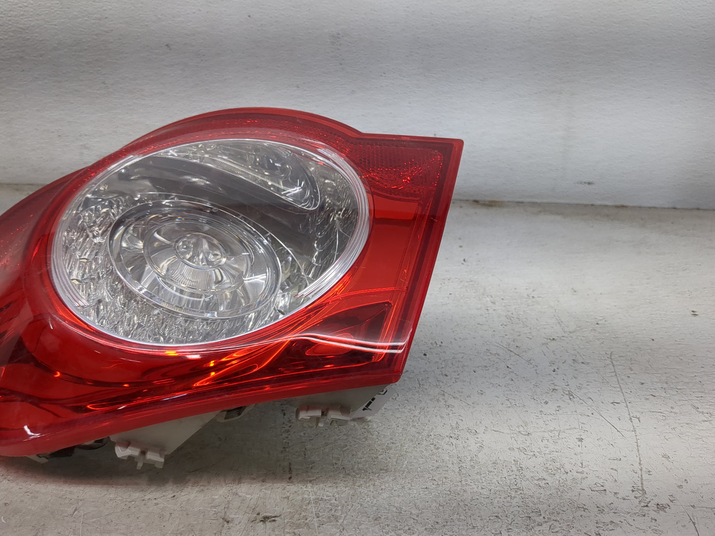 2007 Volkswagen Eos Passenger Right Side Deck Lid Mounted Tail Light - Oemusedautoparts1.com