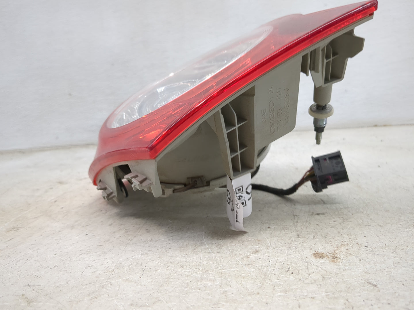 2007 Volkswagen Eos Passenger Right Side Deck Lid Mounted Tail Light - Oemusedautoparts1.com