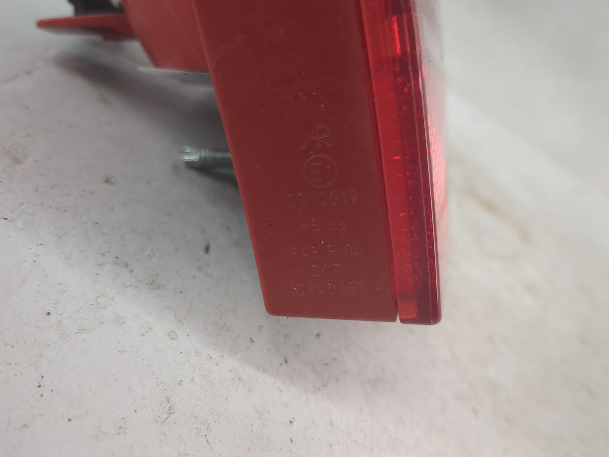 2007-2011 Volkswagen Eos Driver Left Side Deck Lid Mounted Tail Light 1520079 - Oemusedautoparts1.com