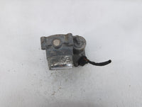 2007-2016 Volkswagen Eos Throttle Body P/N:06F 133 062 G 06F 133 062 Q Fits OEM Used Auto Parts - Oemusedautoparts1.com