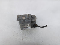 2007-2016 Volkswagen Eos Throttle Body P/N:06F 133 062 G 06F 133 062 Q Fits OEM Used Auto Parts - Oemusedautoparts1.com