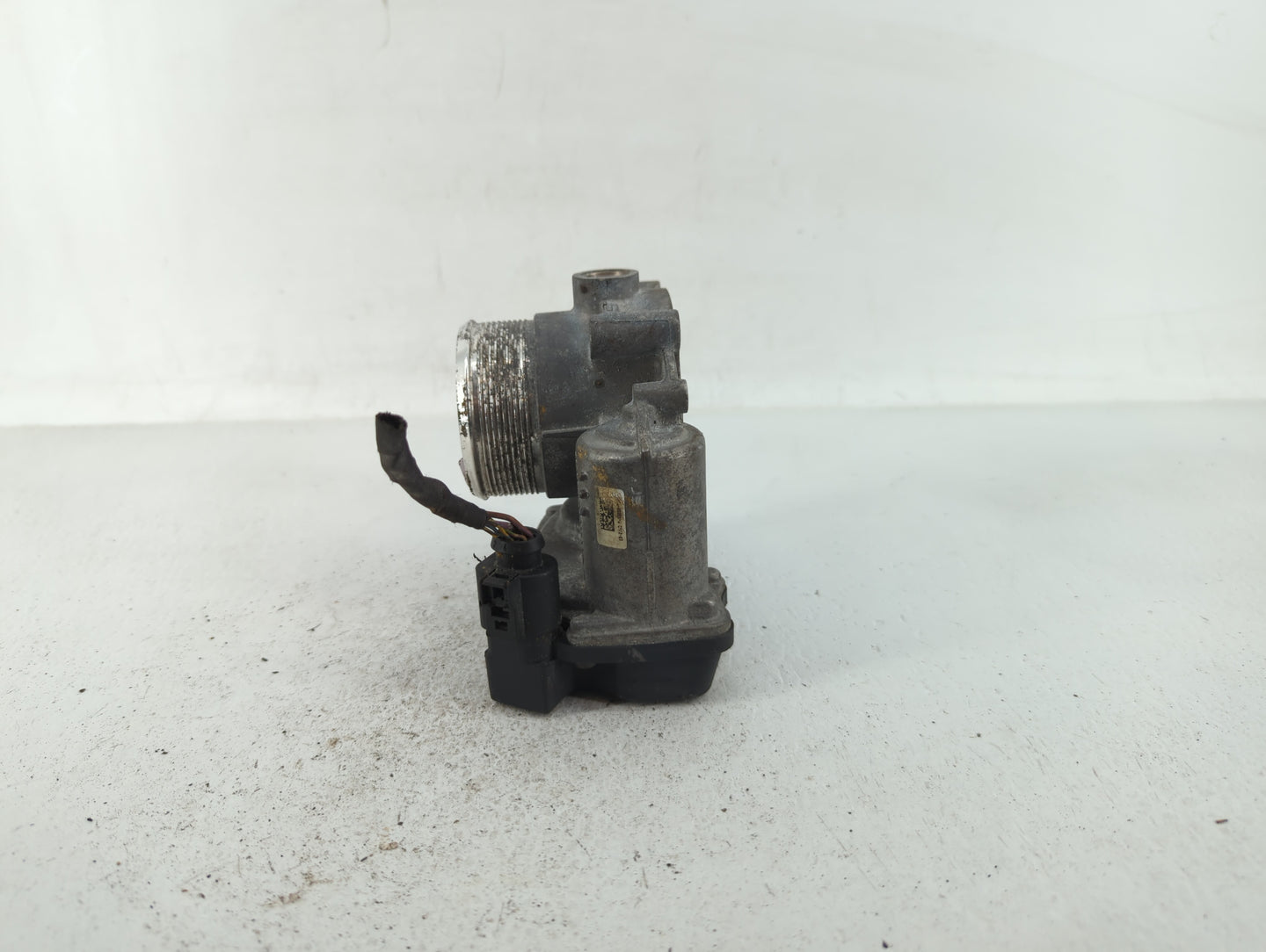 2007-2016 Volkswagen Eos Throttle Body P/N:06F 133 062 G 06F 133 062 Q Fits OEM Used Auto Parts - Oemusedautoparts1.com