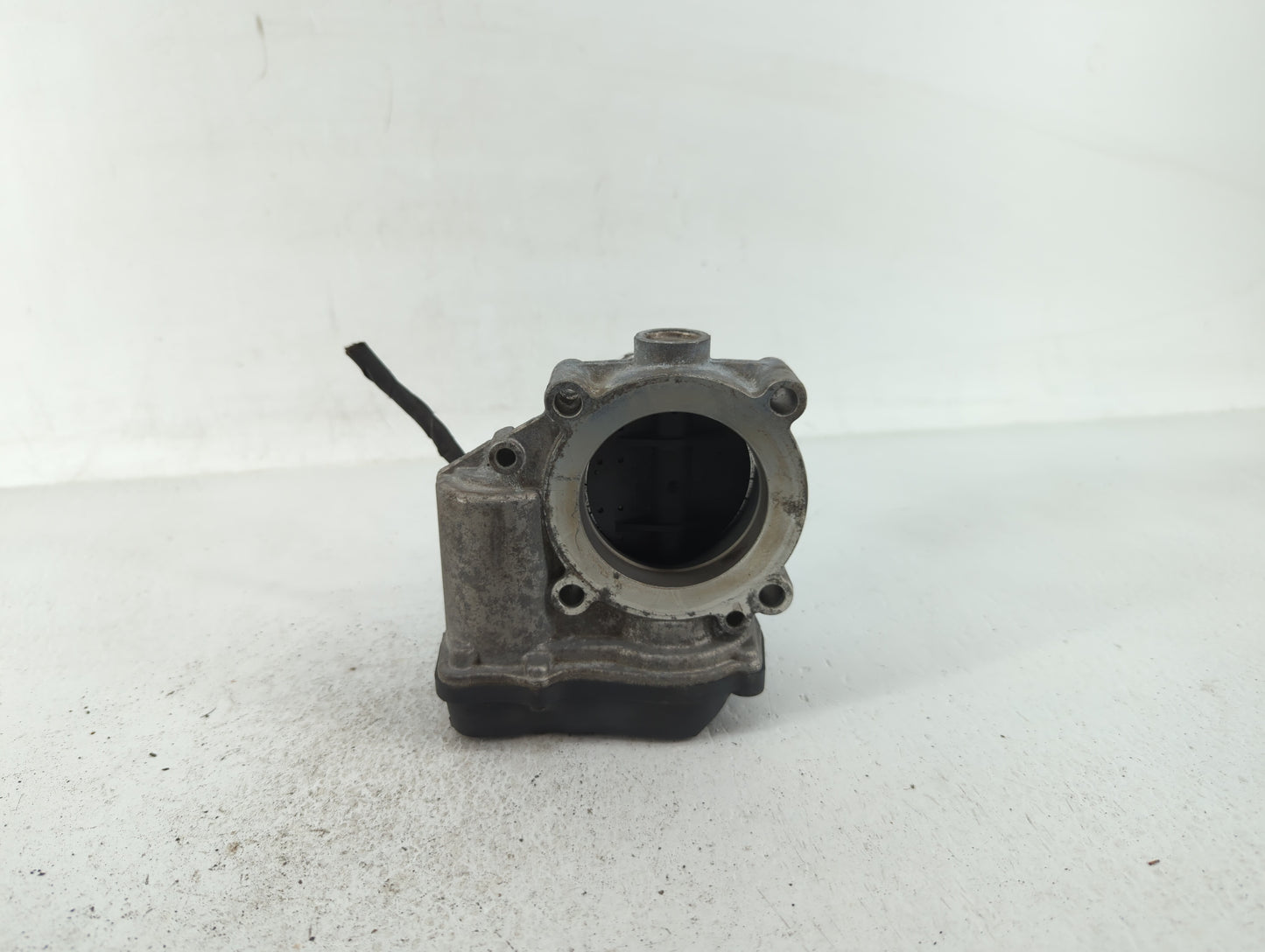 2007-2016 Volkswagen Eos Throttle Body P/N:06F 133 062 G 06F 133 062 Q Fits OEM Used Auto Parts - Oemusedautoparts1.com
