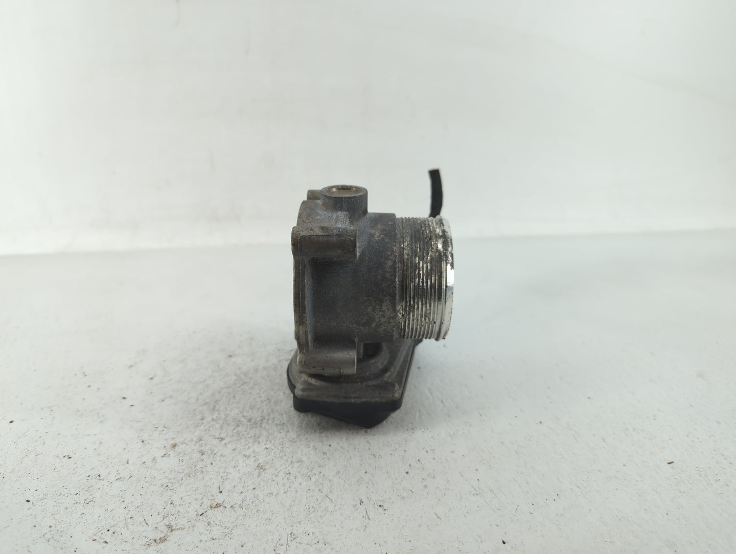 2007-2016 Volkswagen Eos Throttle Body P/N:06F 133 062 G 06F 133 062 Q Fits OEM Used Auto Parts - Oemusedautoparts1.com