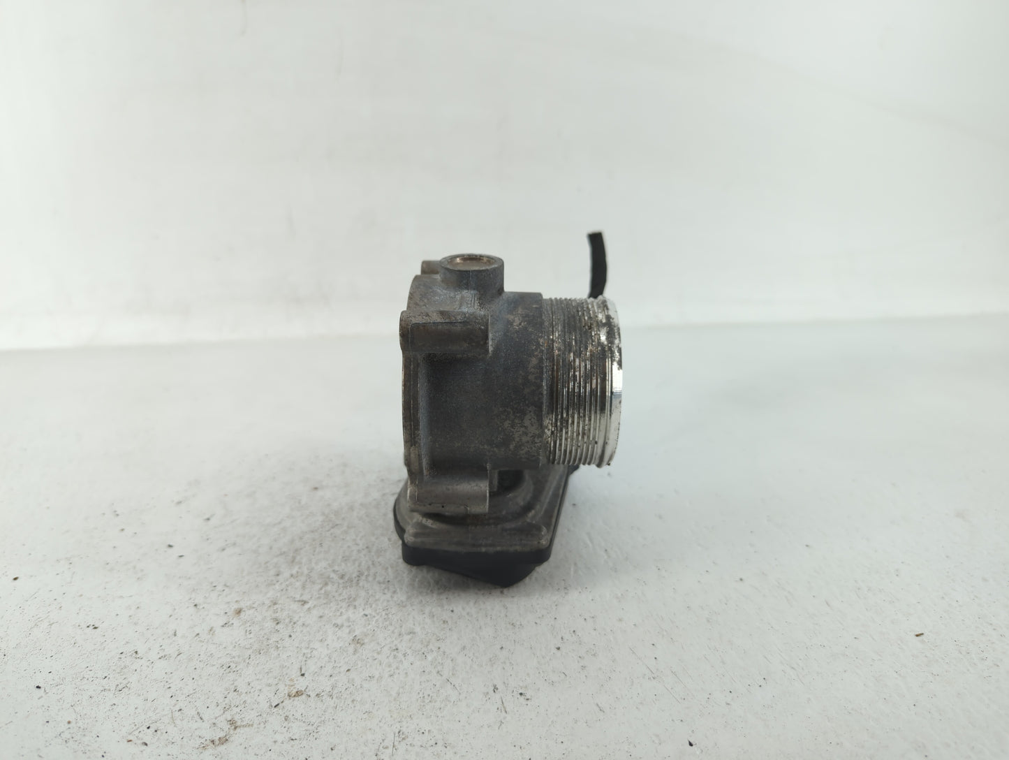 2007-2016 Volkswagen Eos Throttle Body P/N:06F 133 062 G 06F 133 062 Q Fits OEM Used Auto Parts - Oemusedautoparts1.com