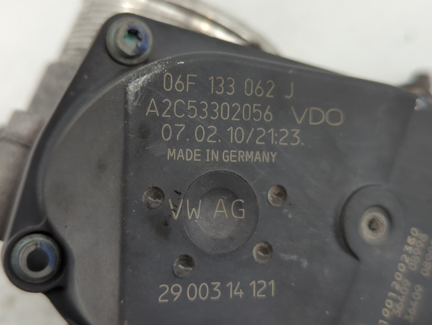 2007-2016 Volkswagen Eos Throttle Body P/N:06F 133 062 G 06F 133 062 Q Fits OEM Used Auto Parts - Oemusedautoparts1.com