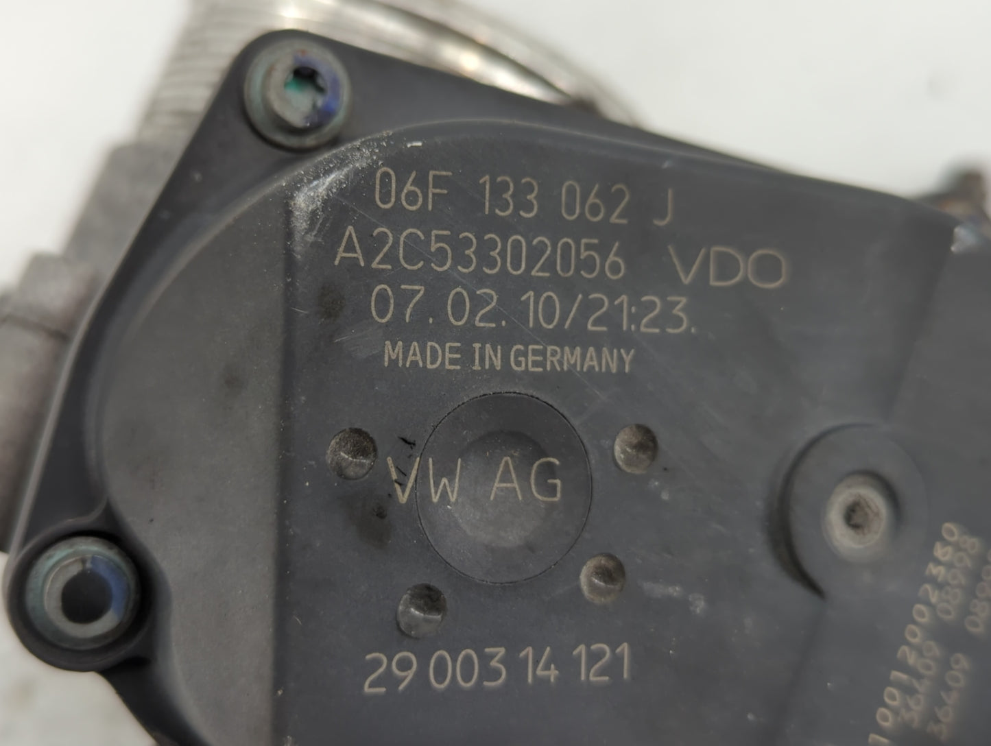 2007-2016 Volkswagen Eos Throttle Body P/N:06F 133 062 G 06F 133 062 Q Fits OEM Used Auto Parts - Oemusedautoparts1.com