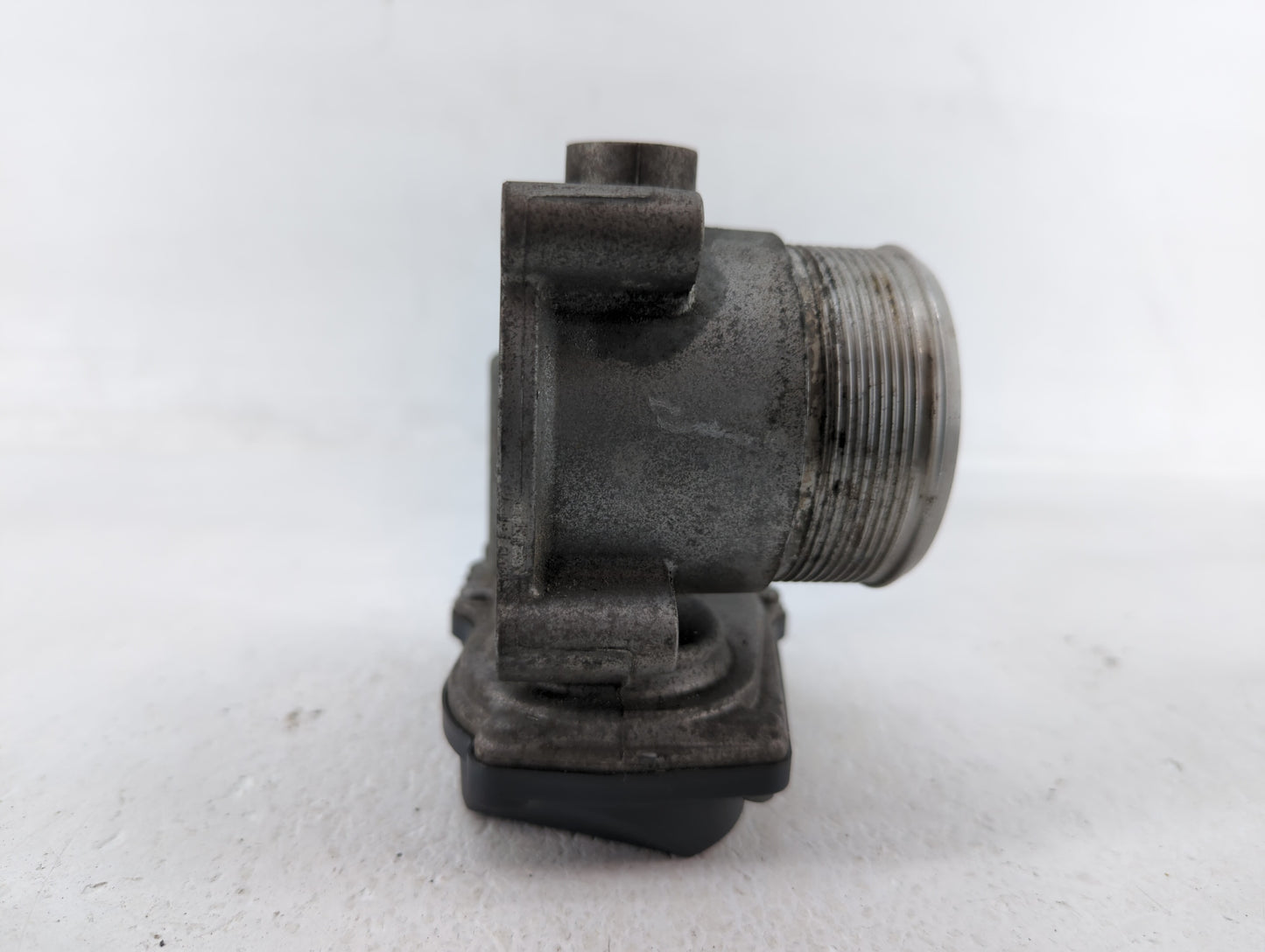 2007-2016 Volkswagen Eos Throttle Body P/N:06F 133 062 J Fits OEM Used Auto Parts - Oemusedautoparts1.com