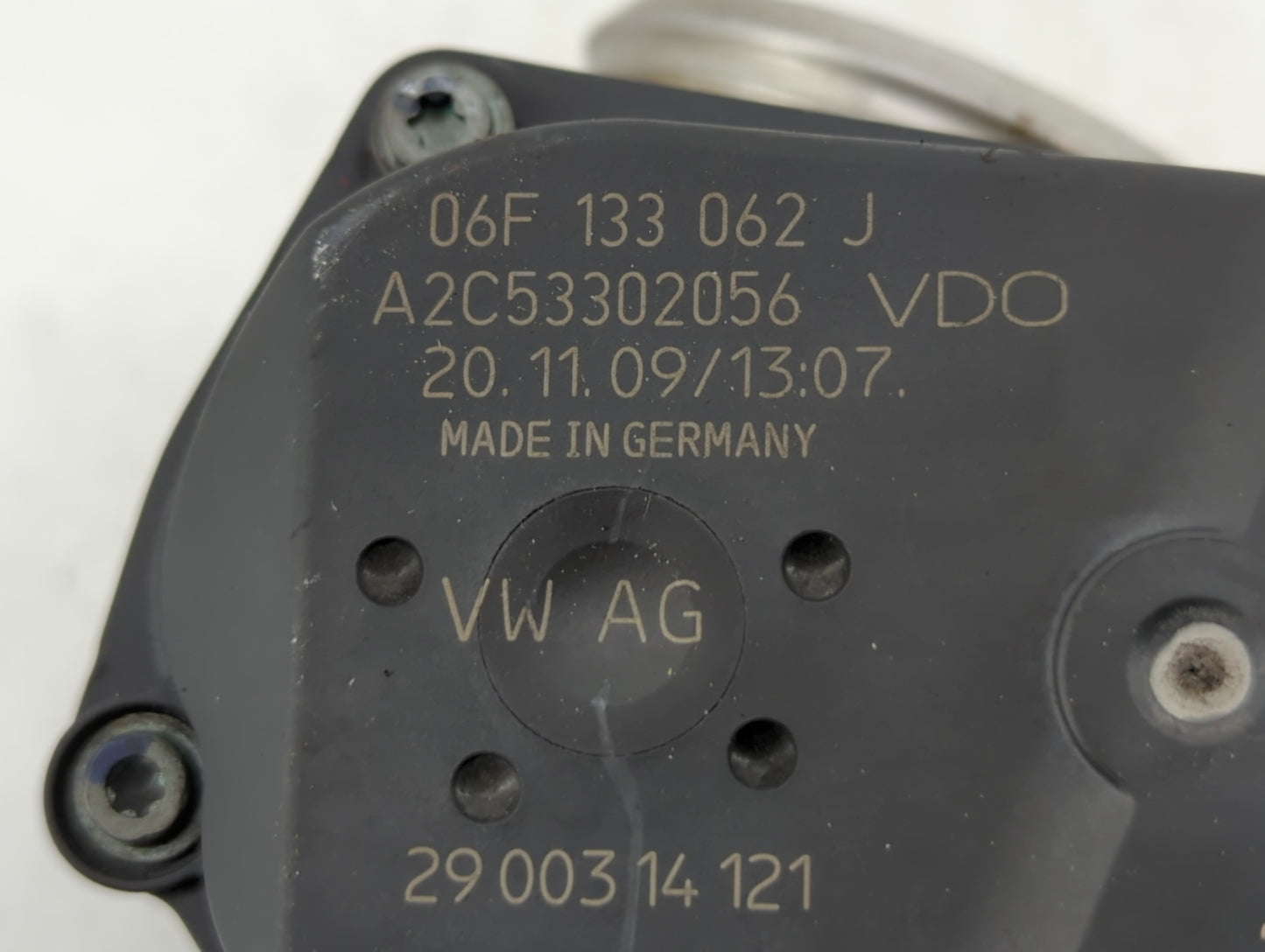 2007-2016 Volkswagen Eos Throttle Body P/N:06F 133 062 J Fits OEM Used Auto Parts - Oemusedautoparts1.com