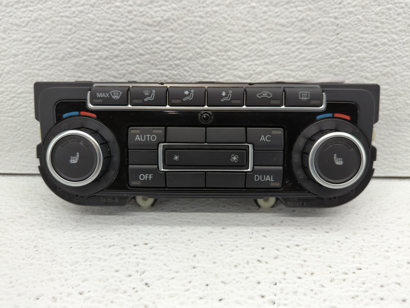 2009-2011 Volkswagen Eos Climate Control Module Temperature AC/Heater Replacement P/N:5K0 907 044 CF Fits Fits 2009 2010 201