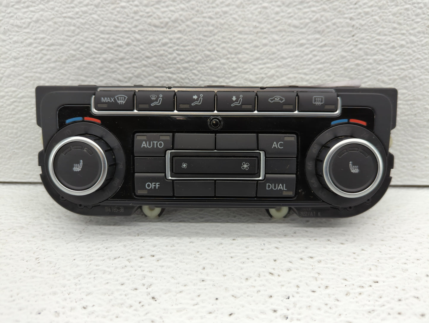 2009-2011 Volkswagen Eos Climate Control Module Temperature AC/Heater Replacement P/N:5K0 907 044 CF Fits Fits 2009 2010 201