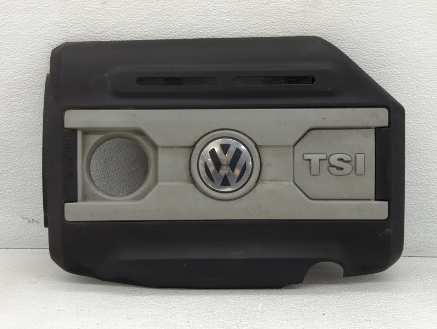 2010 Volkswagen Eos Engine Cover - Oemusedautoparts1.com