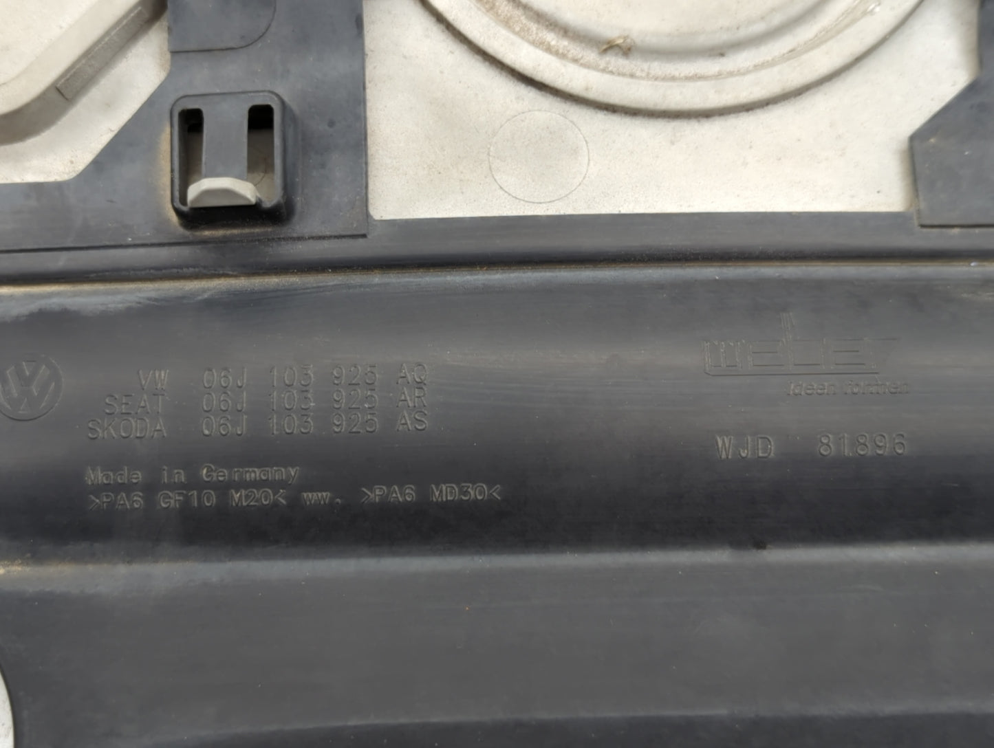 2010 Volkswagen Eos Engine Cover - Oemusedautoparts1.com