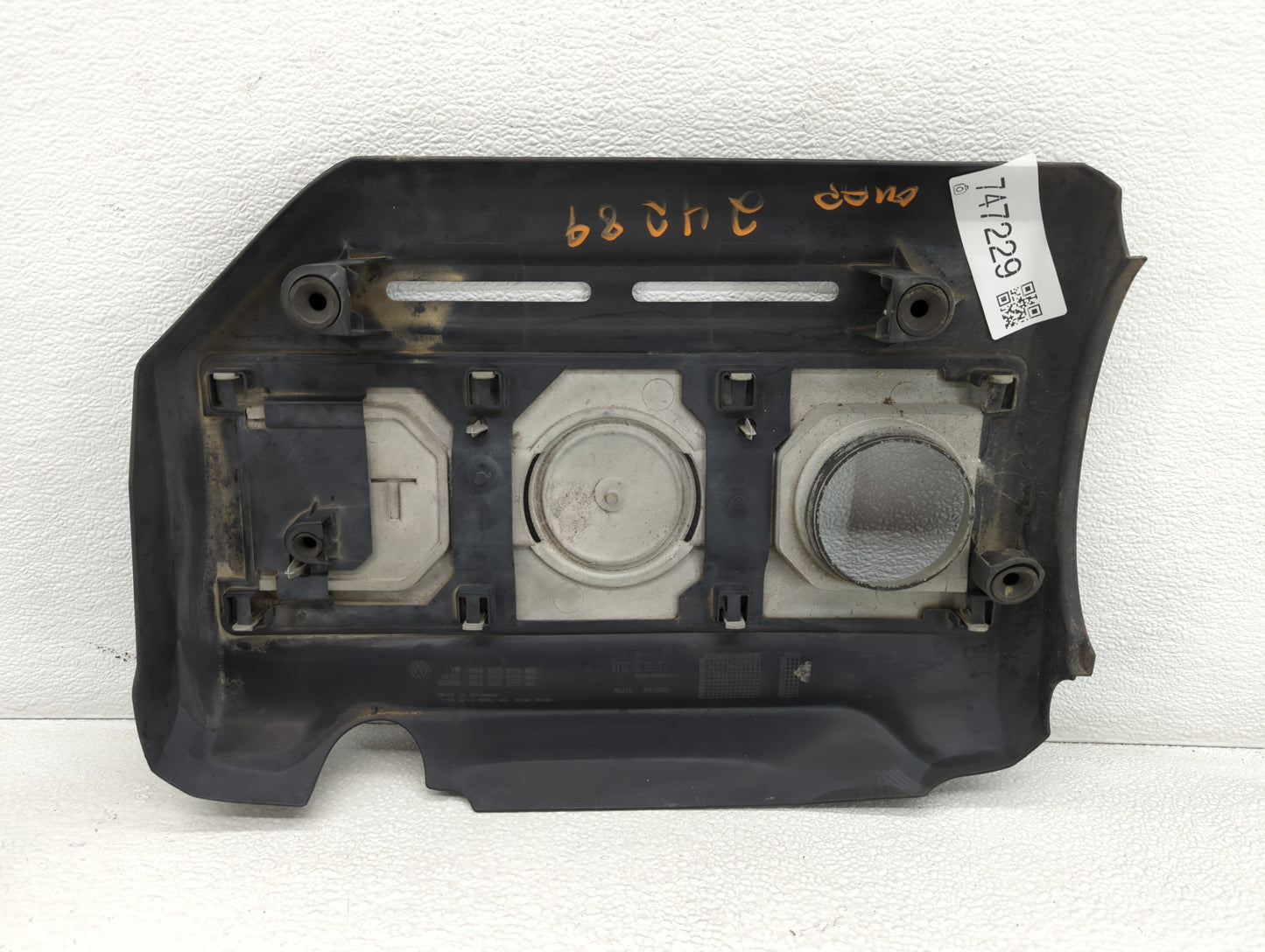 2010 Volkswagen Eos Engine Cover - Oemusedautoparts1.com