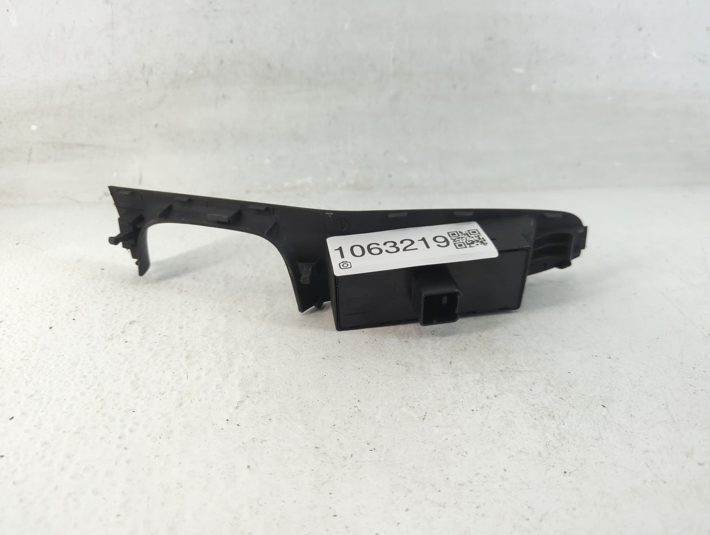 2000-2011 Volkswagen Jetta Master Power Window Switch Replacement Driver Side Left P/N:1K4 959 857 C Fits OEM Used Auto Part