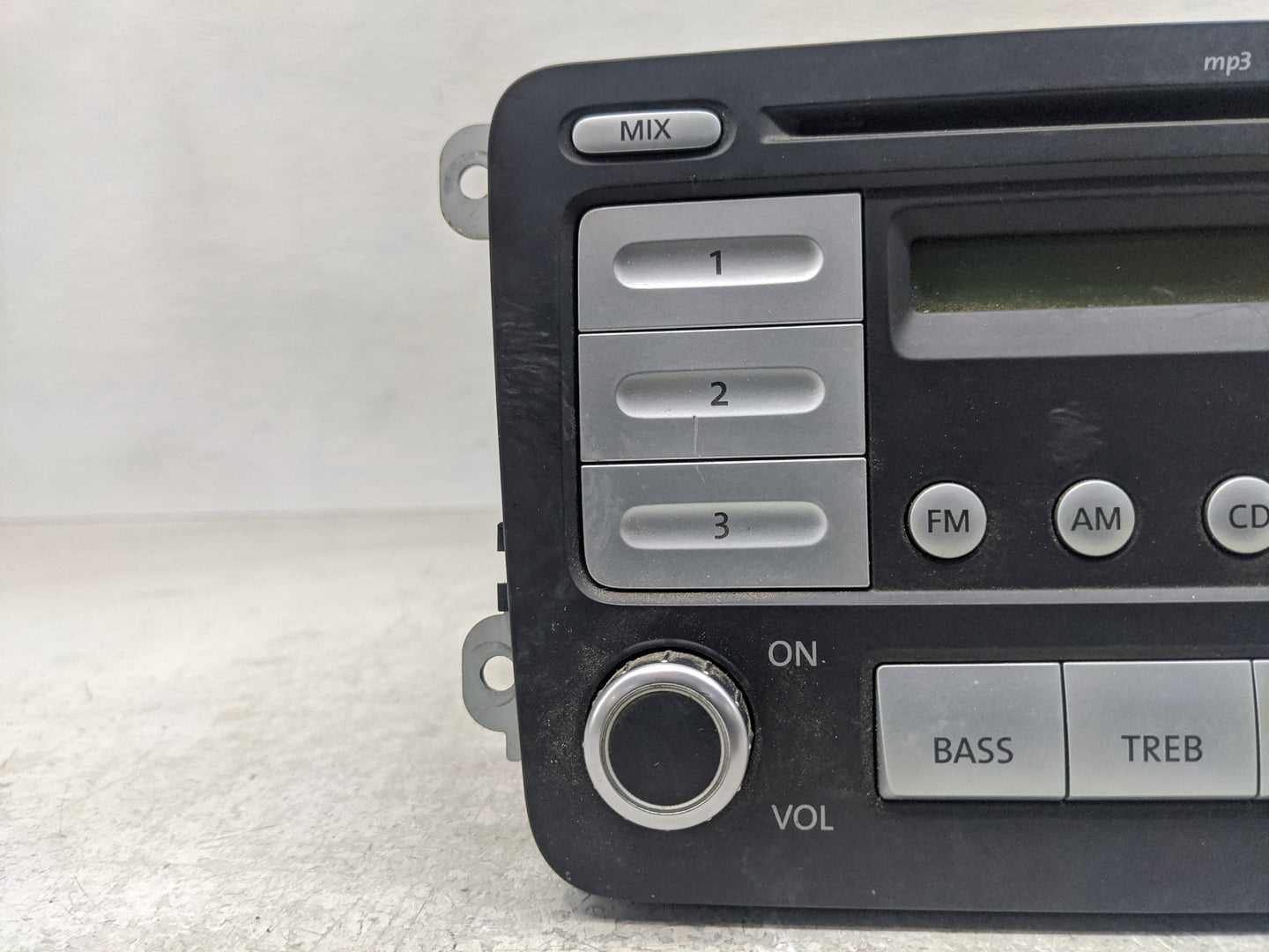 2005-2010 Volkswagen Jetta Radio AM FM Cd Player Receiver Replacement P/N:28179833 1K0 035 161 D Fits OEM Used Auto Parts - 