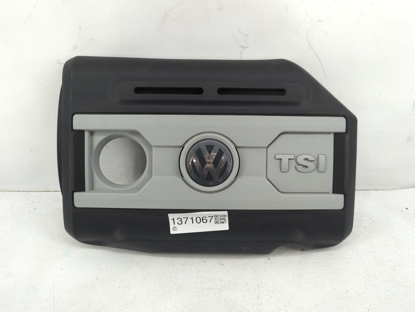 2010 Volkswagen Jetta Engine Cover - Oemusedautoparts1.com