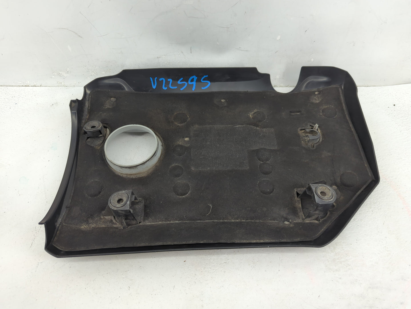 2010 Volkswagen Jetta Engine Cover - Oemusedautoparts1.com