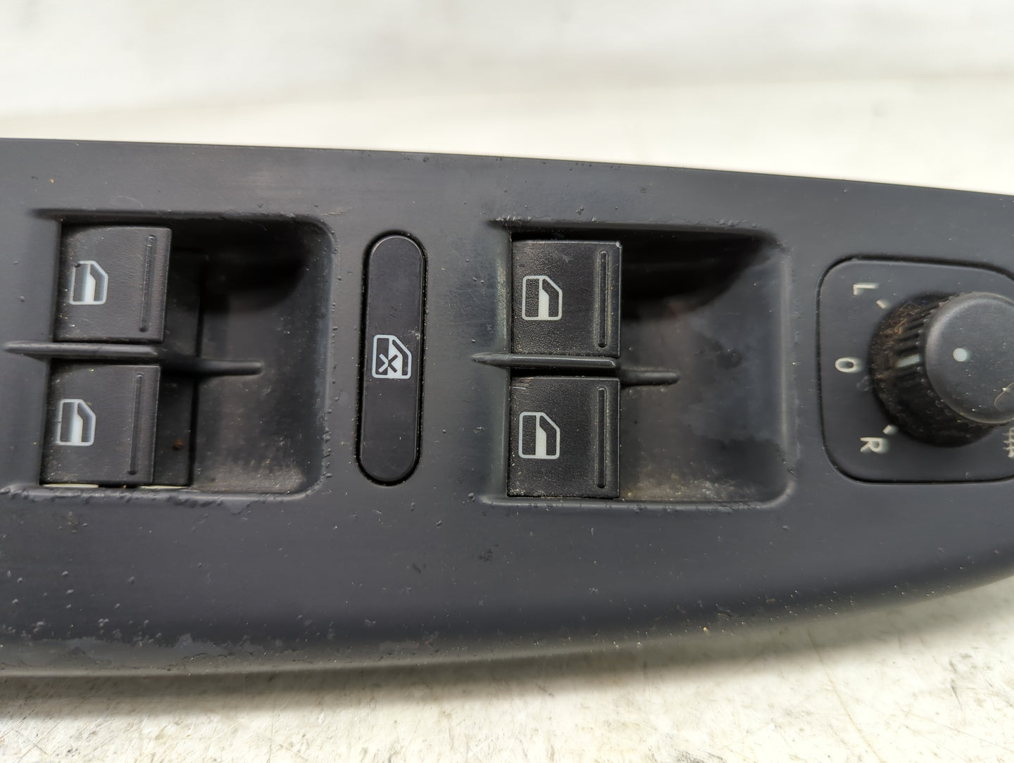 2000-2011 Volkswagen Jetta Master Power Window Switch Replacement Driver Side Left P/N:1K4868049C Fits OEM Used Auto Parts -