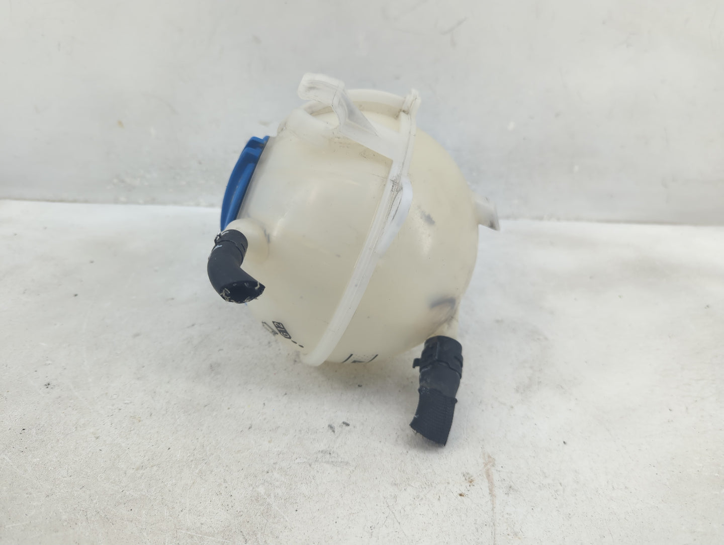 2005 Volkswagen Jetta Radiator Coolant Overflow Expansion Tank Bottle 1410384 - Oemusedautoparts1.com