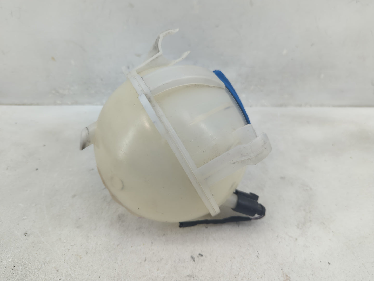 2005 Volkswagen Jetta Radiator Coolant Overflow Expansion Tank Bottle 1410384 - Oemusedautoparts1.com