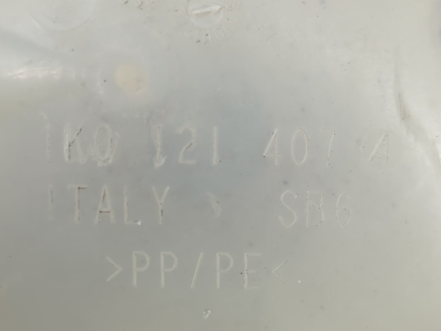 2005 Volkswagen Jetta Radiator Coolant Overflow Expansion Tank Bottle 1410384 - Oemusedautoparts1.com