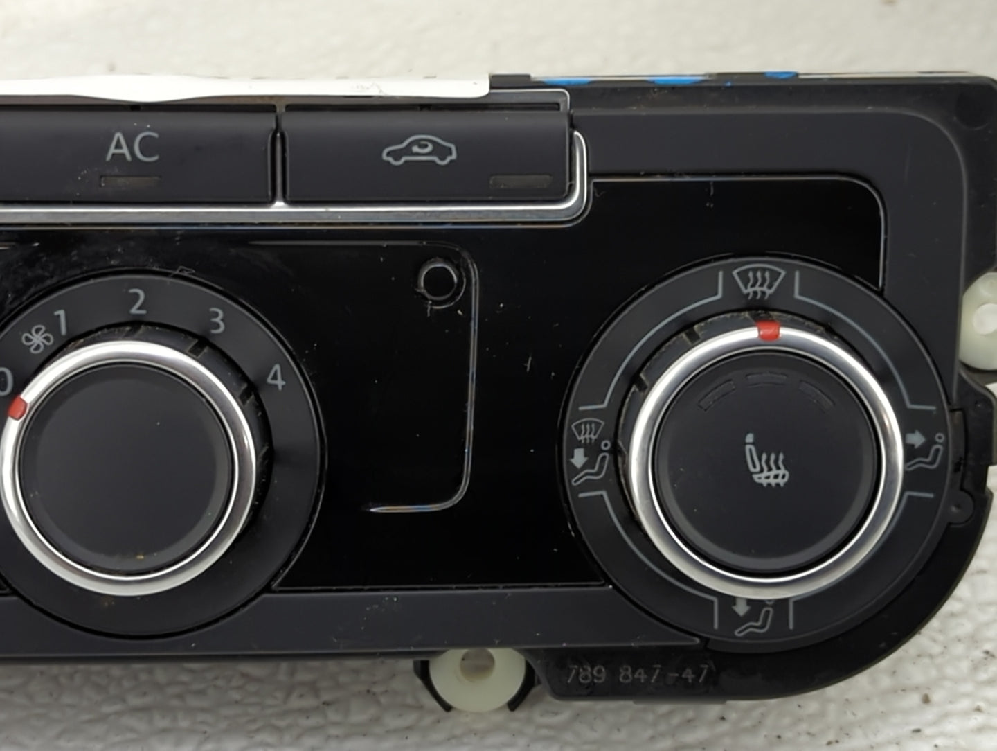2010-2011 Volkswagen Jetta Climate Control Module Temperature AC/Heater Replacement P/N:3C8907336N 5HB009751-17 Fits OEM Use
