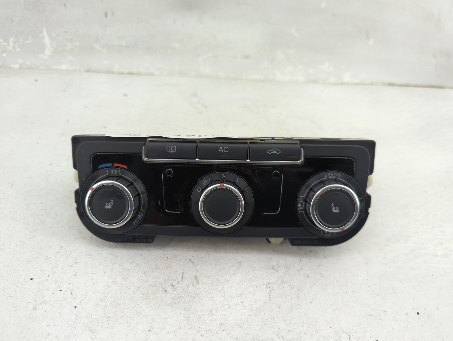 2010-2011 Volkswagen Jetta Climate Control Module Temperature AC/Heater Replacement P/N:3C8907336N 5HB009751-17 Fits OEM Use
