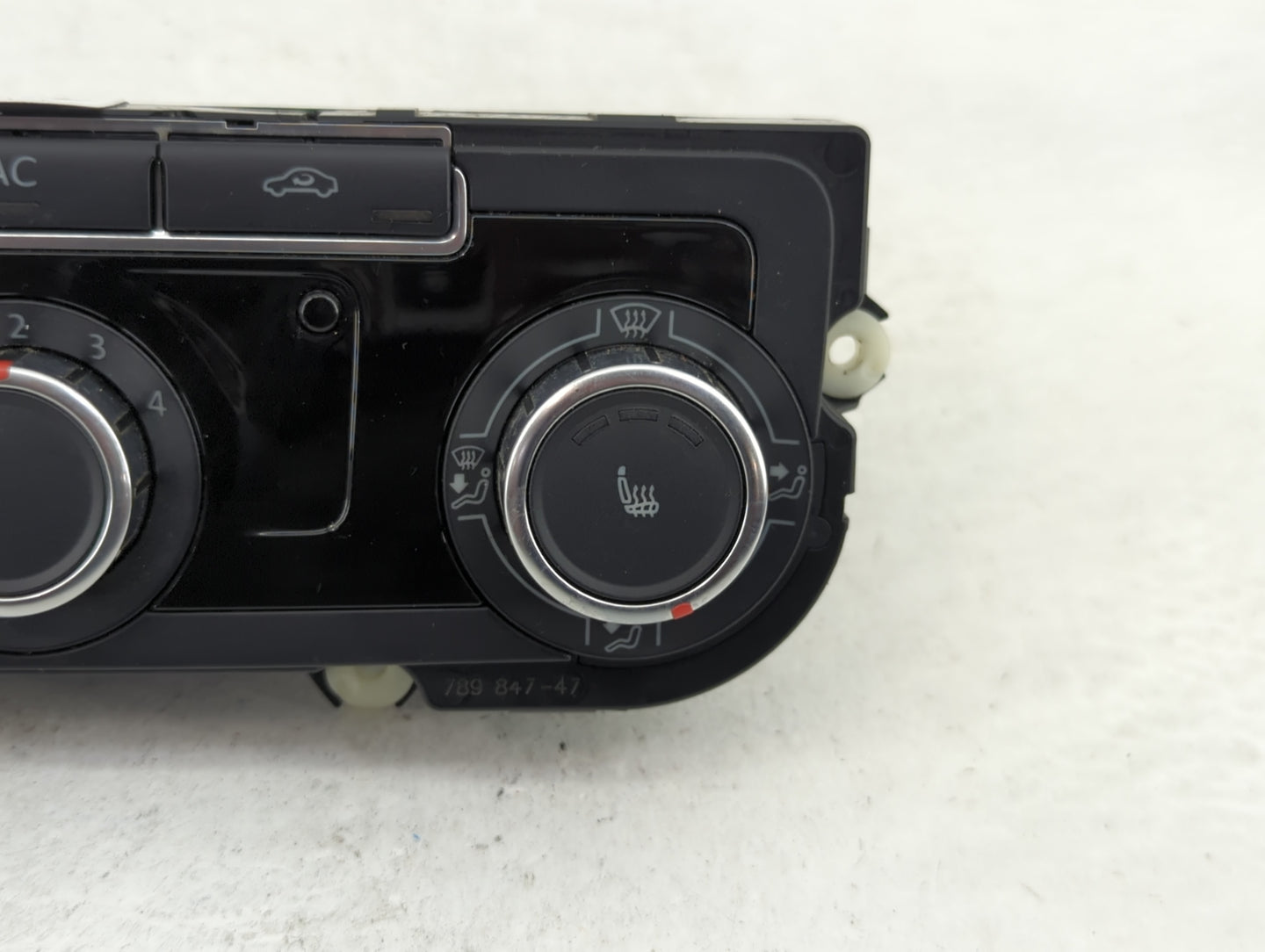 2010-2011 Volkswagen Jetta Climate Control Module Temperature AC/Heater Replacement P/N:3C8907336N 5HB009751-17 Fits OEM Use