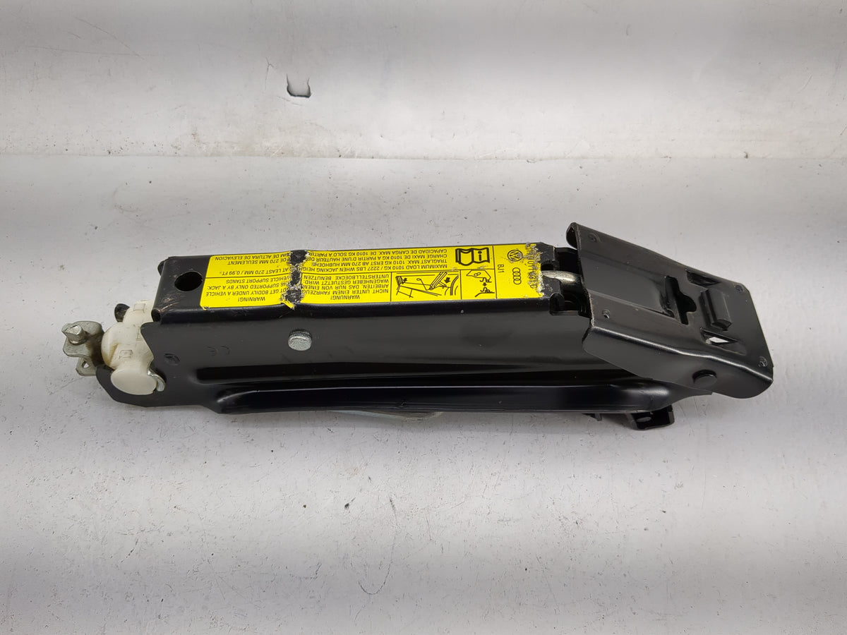 2010 Volkswagen Jetta Spare Scissor Car Jack - Oemusedautoparts1.com