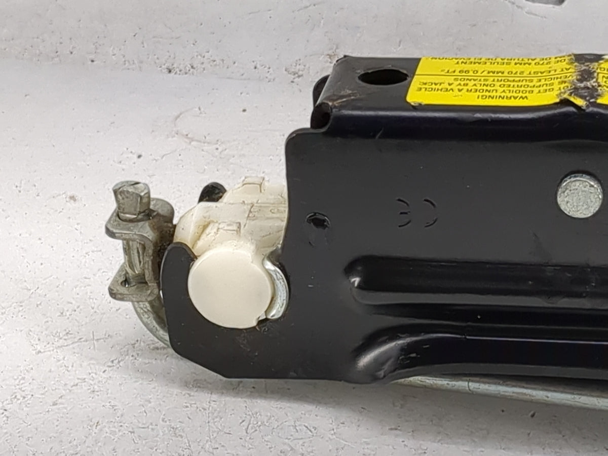 2010 Volkswagen Jetta Spare Scissor Car Jack - Oemusedautoparts1.com