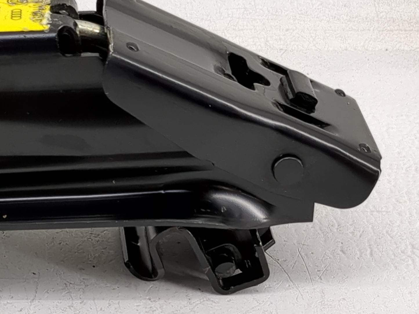 2010 Volkswagen Jetta Spare Scissor Car Jack - Oemusedautoparts1.com