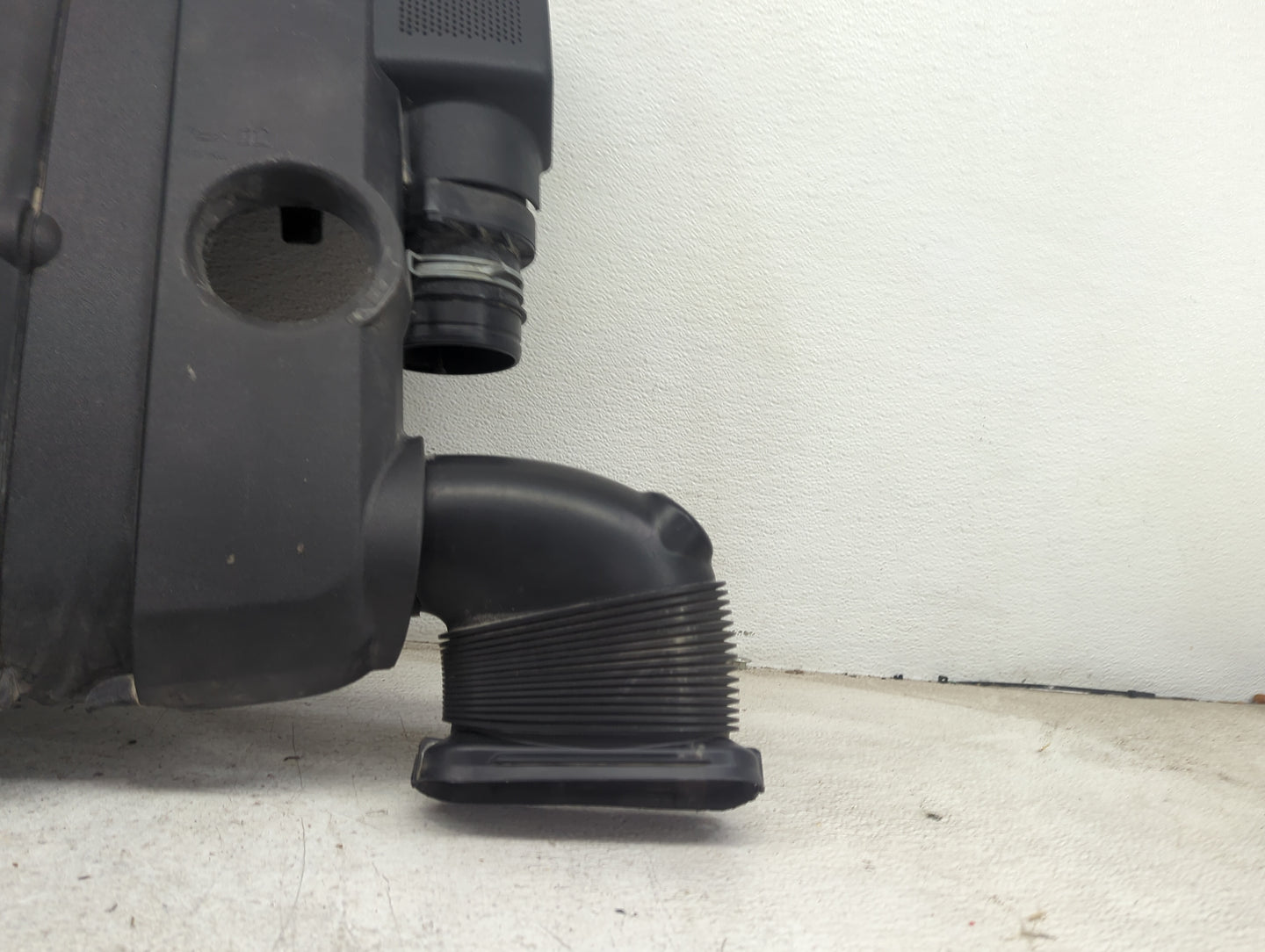 2010-2014 Volkswagen Jetta Air Cleaner Intake-duct Hose Tube - Oemusedautoparts1.com