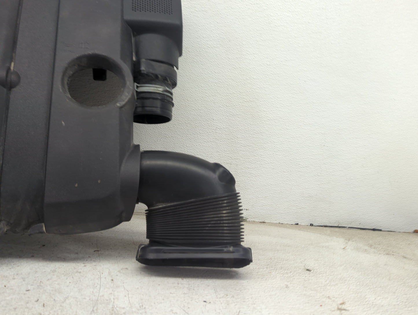 2010-2014 Volkswagen Jetta Air Cleaner Intake-duct Hose Tube - Oemusedautoparts1.com