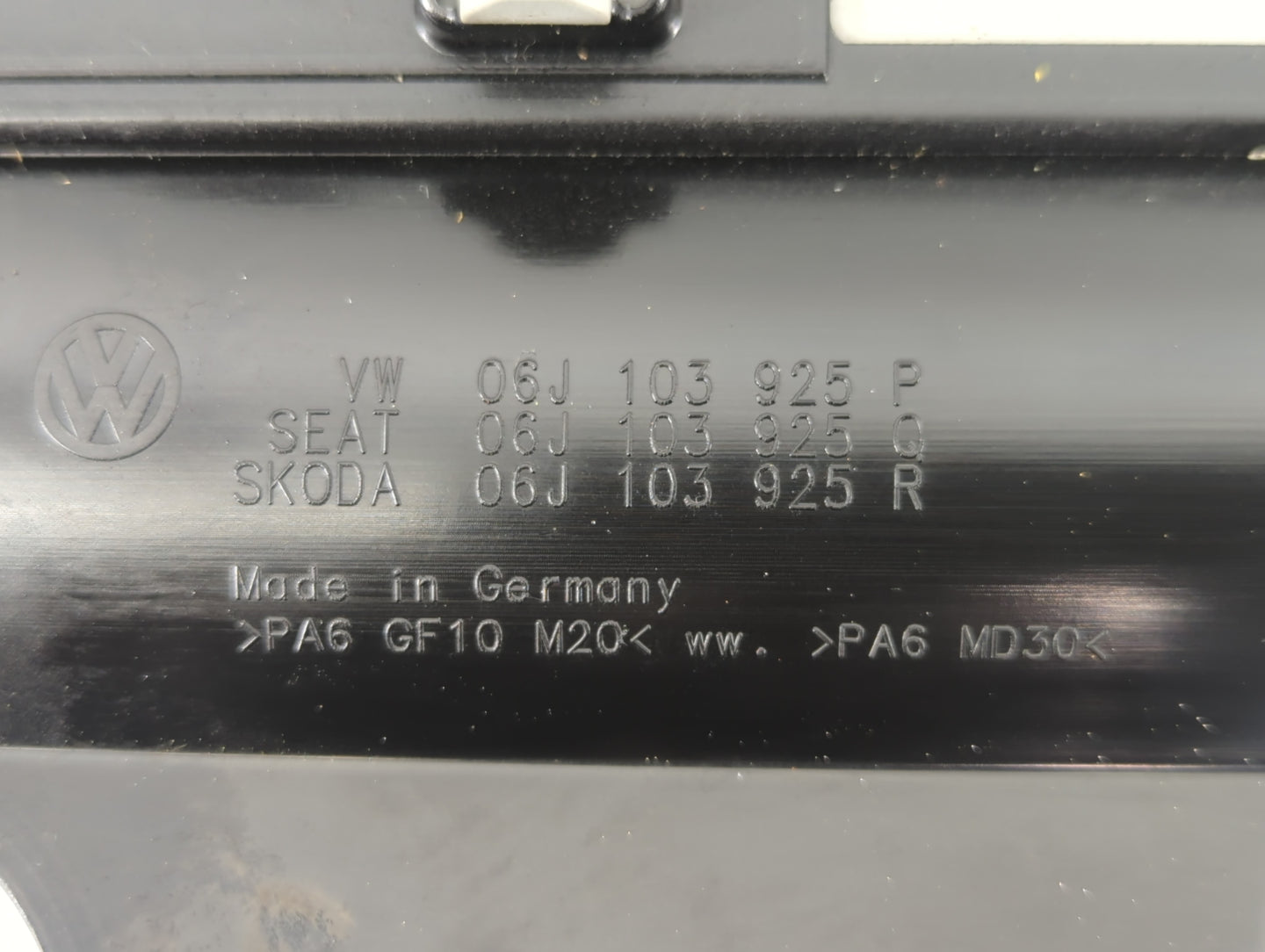 2010 Volkswagen Jetta Engine Cover - Oemusedautoparts1.com