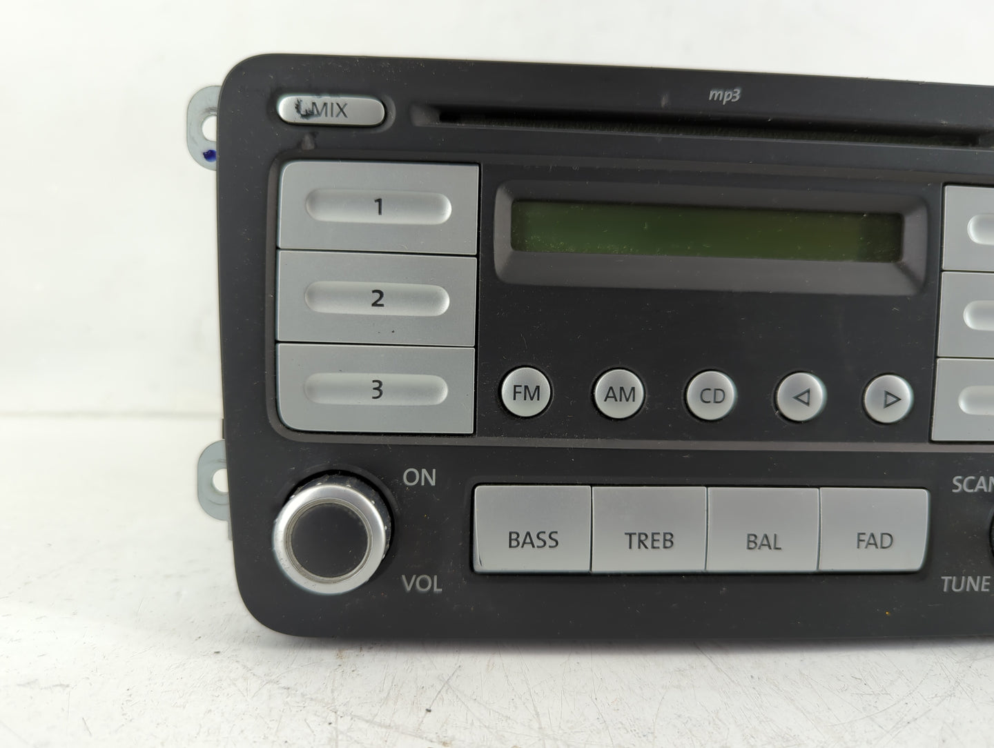 2010-2010 Volkswagen Jetta Am Fm Cd Player Radio Receiver - Oemusedautoparts1.com