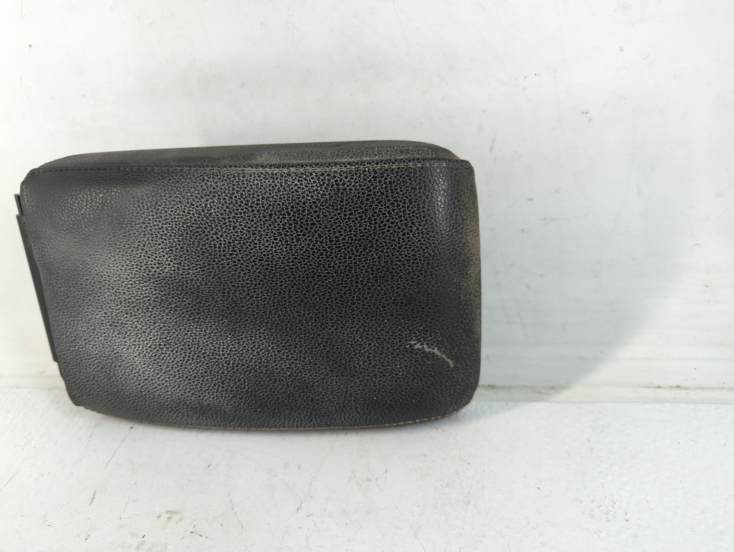 2010 Volkswagen Jetta Center Console Armrest Cover Lid Fits OEM Used Auto Parts - Oemusedautoparts1.com