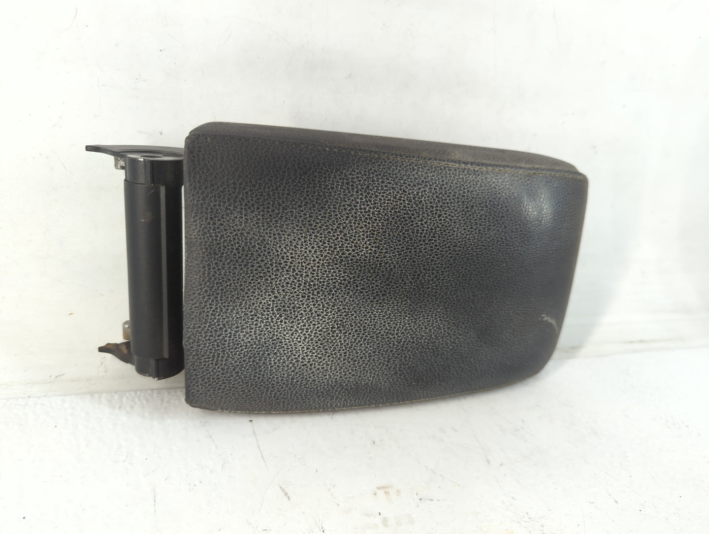 2010 Volkswagen Jetta Center Console Armrest Cover Lid Fits OEM Used Auto Parts - Oemusedautoparts1.com