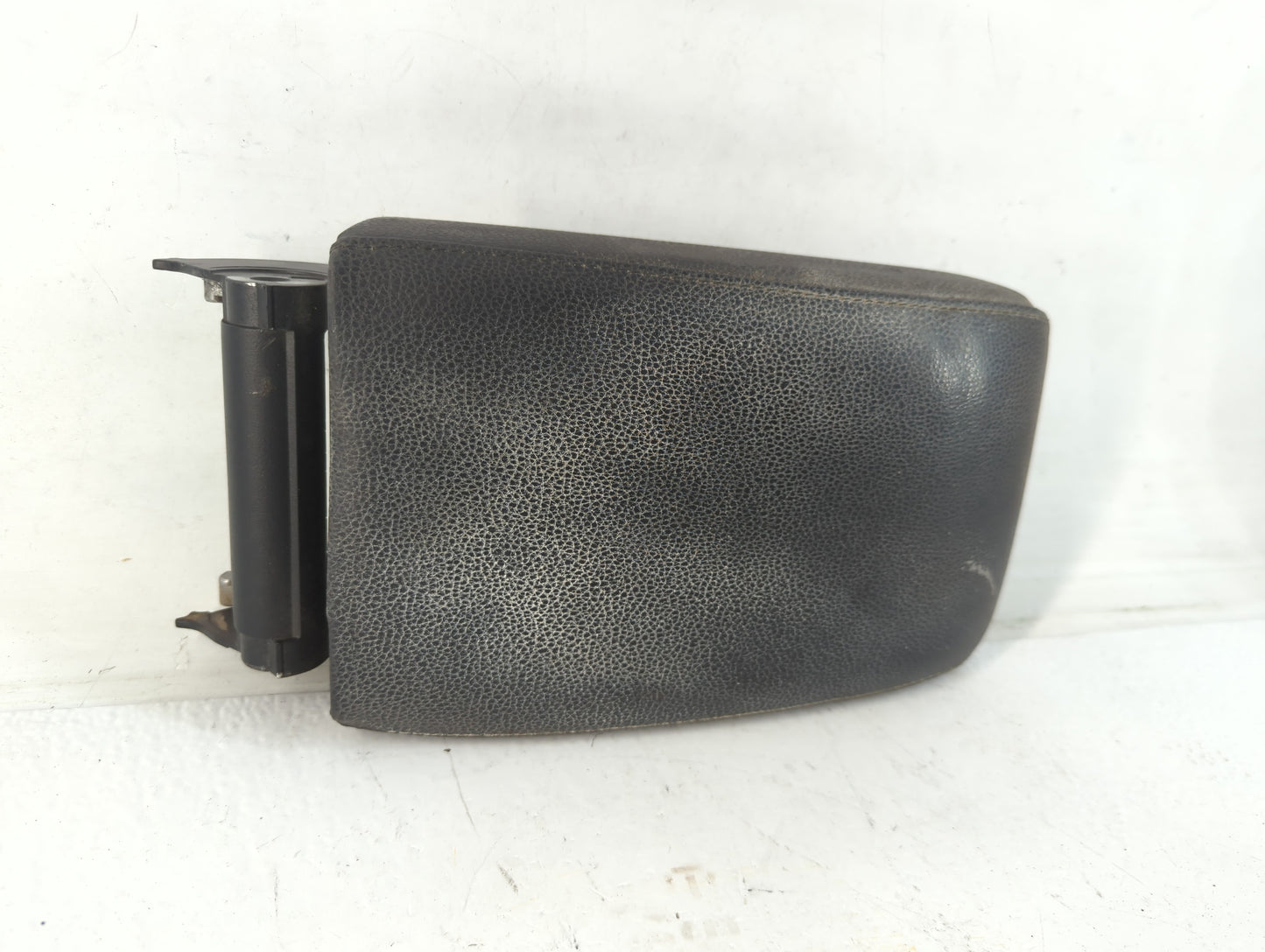 2010 Volkswagen Jetta Center Console Armrest Cover Lid Fits OEM Used Auto Parts - Oemusedautoparts1.com