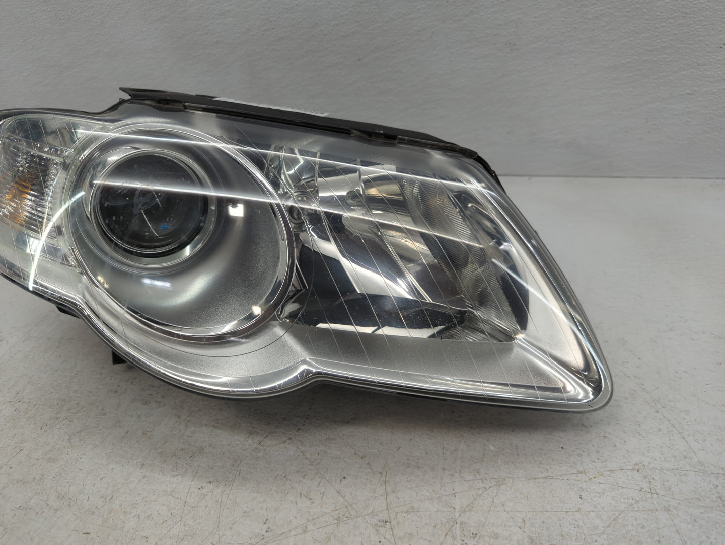 2008 Volkswagen Passat Passenger Right Oem Head Light Headlight Lamp - Oemusedautoparts1.com