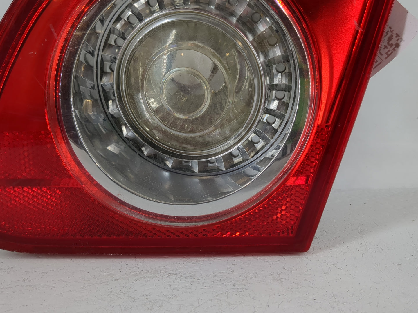 2008-2010 Volkswagen Passat Tail Light Assembly Passenger Right OEM P/N:3C5 945 094 E Fits Fits 2008 2009 2010 OEM Used Auto